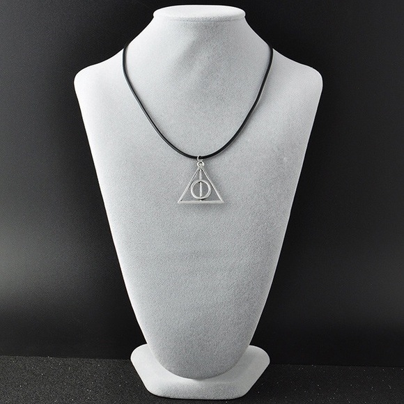 Harry Potter Deathly Hallows Triangular Necklace - Picture 5 of 6
